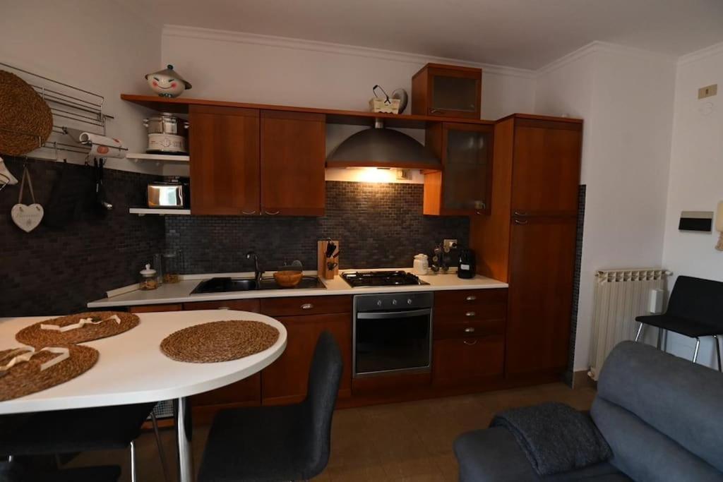 Apartamento A Casa Di Tina Genzano di Roma Exterior foto